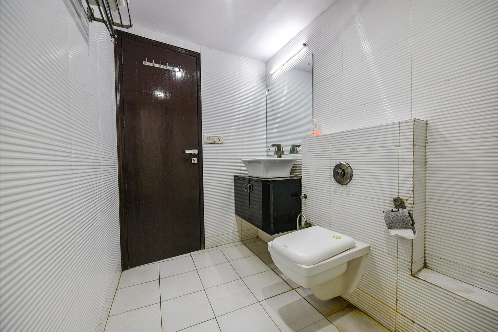 Fabhotel Swiss International Patel Nagar Ню Делхи Екстериор снимка