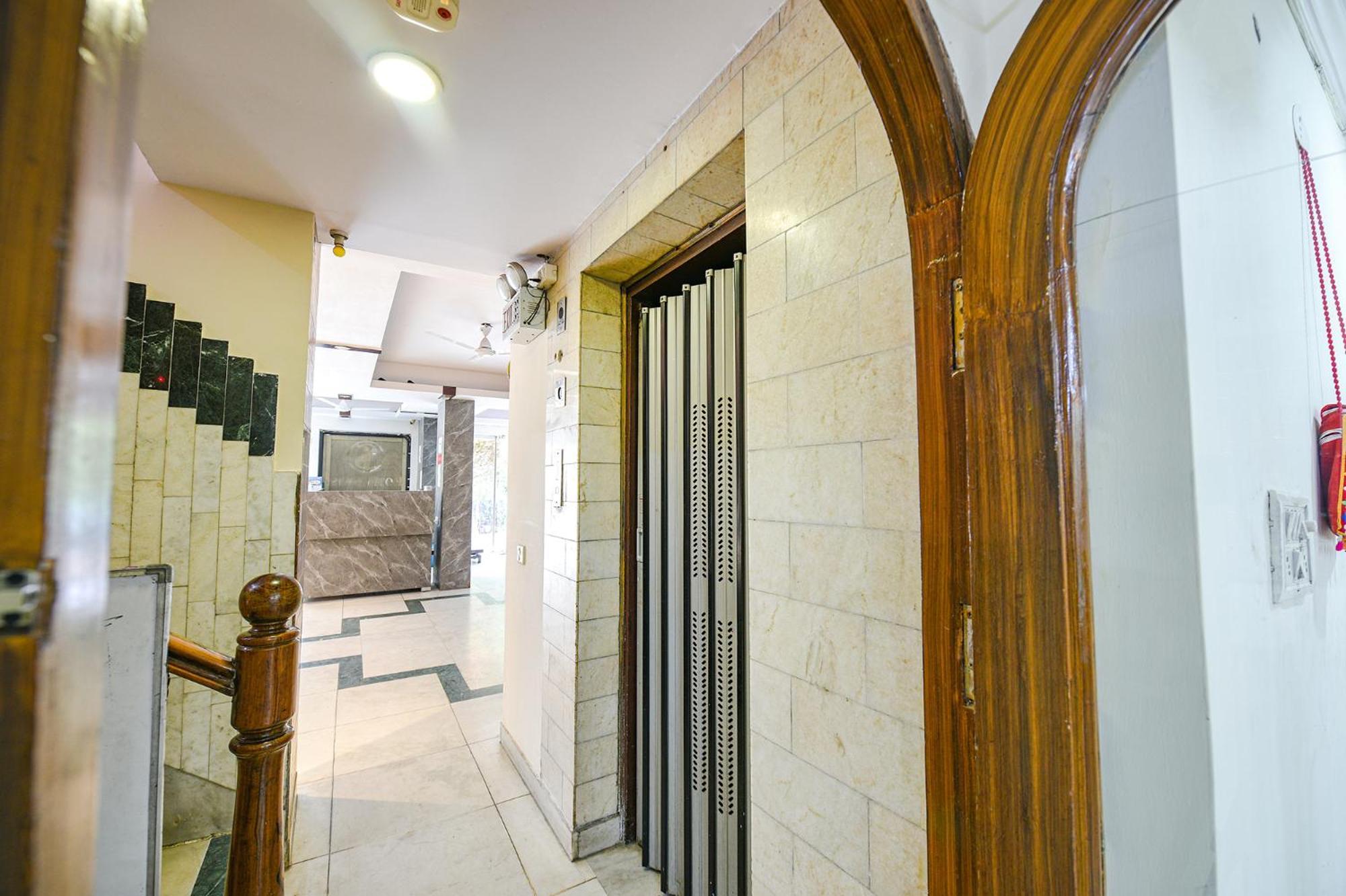 Fabhotel Swiss International Patel Nagar Ню Делхи Екстериор снимка